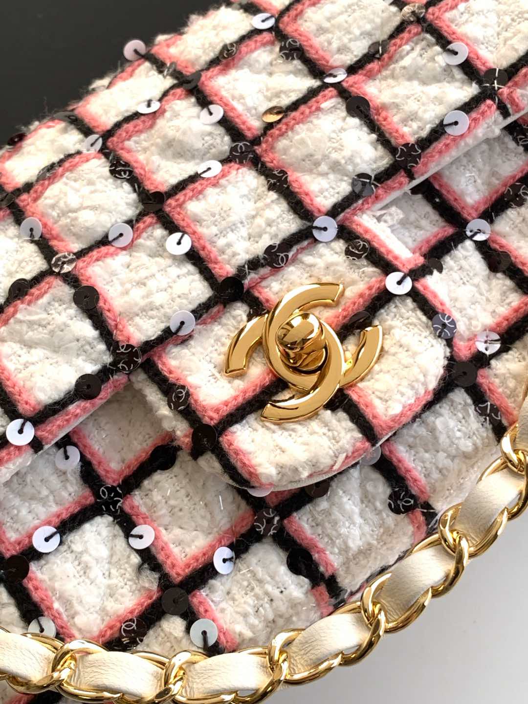 CC 25C Pink White Black Tweed Gold Hardware