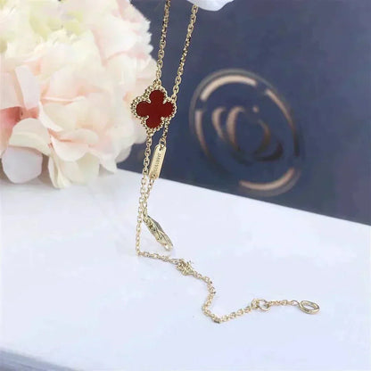 DIANA CLOVER  CARNELIAN SINGLE FLOWER BRACELET