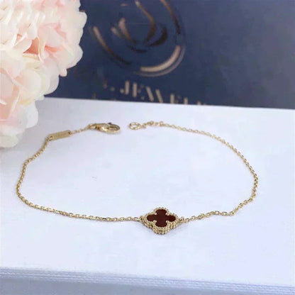 DIANA CLOVER  CARNELIAN SINGLE FLOWER BRACELET