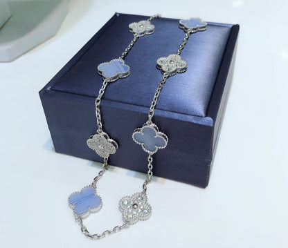 Collier en argent avec 10 motifs de calcédoine et diamants Diana Clover