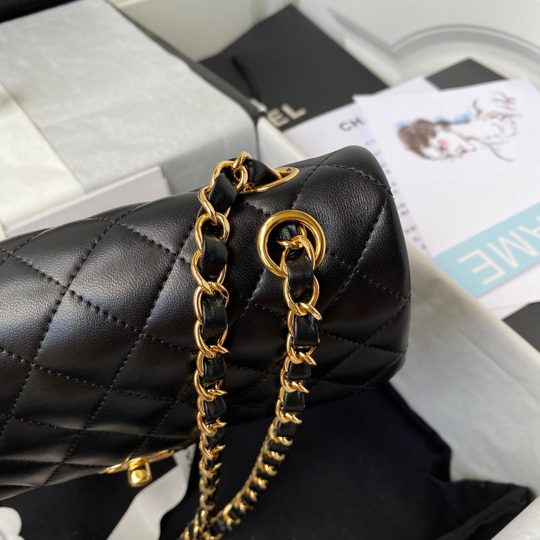 Medium Classic Flap Bag 23cm Black Lambskin Gold Hardware